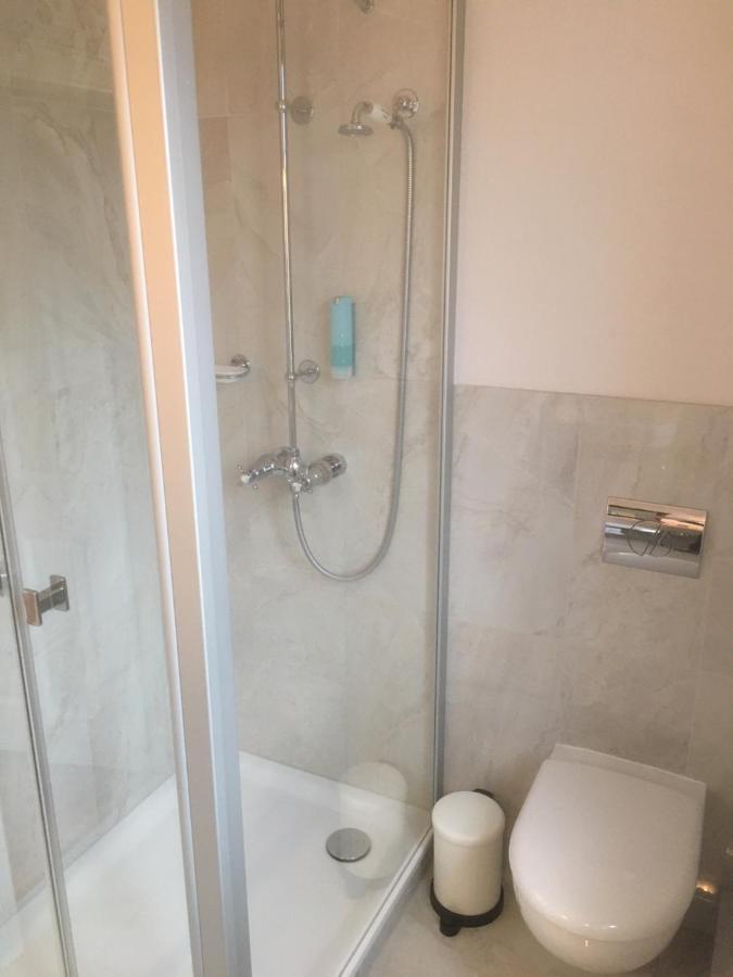 B&B Fiddler'S Inn Neuruppin Esterno foto
