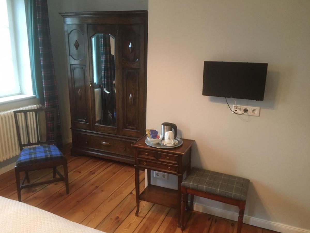 B&B Fiddler'S Inn Neuruppin Esterno foto