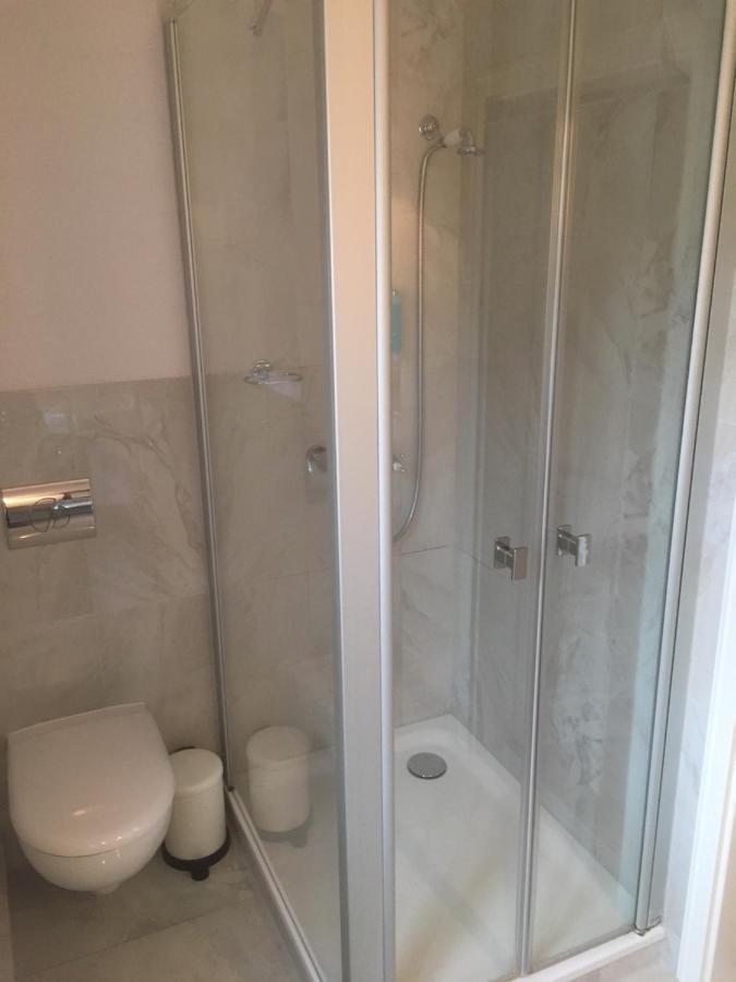 B&B Fiddler'S Inn Neuruppin Esterno foto